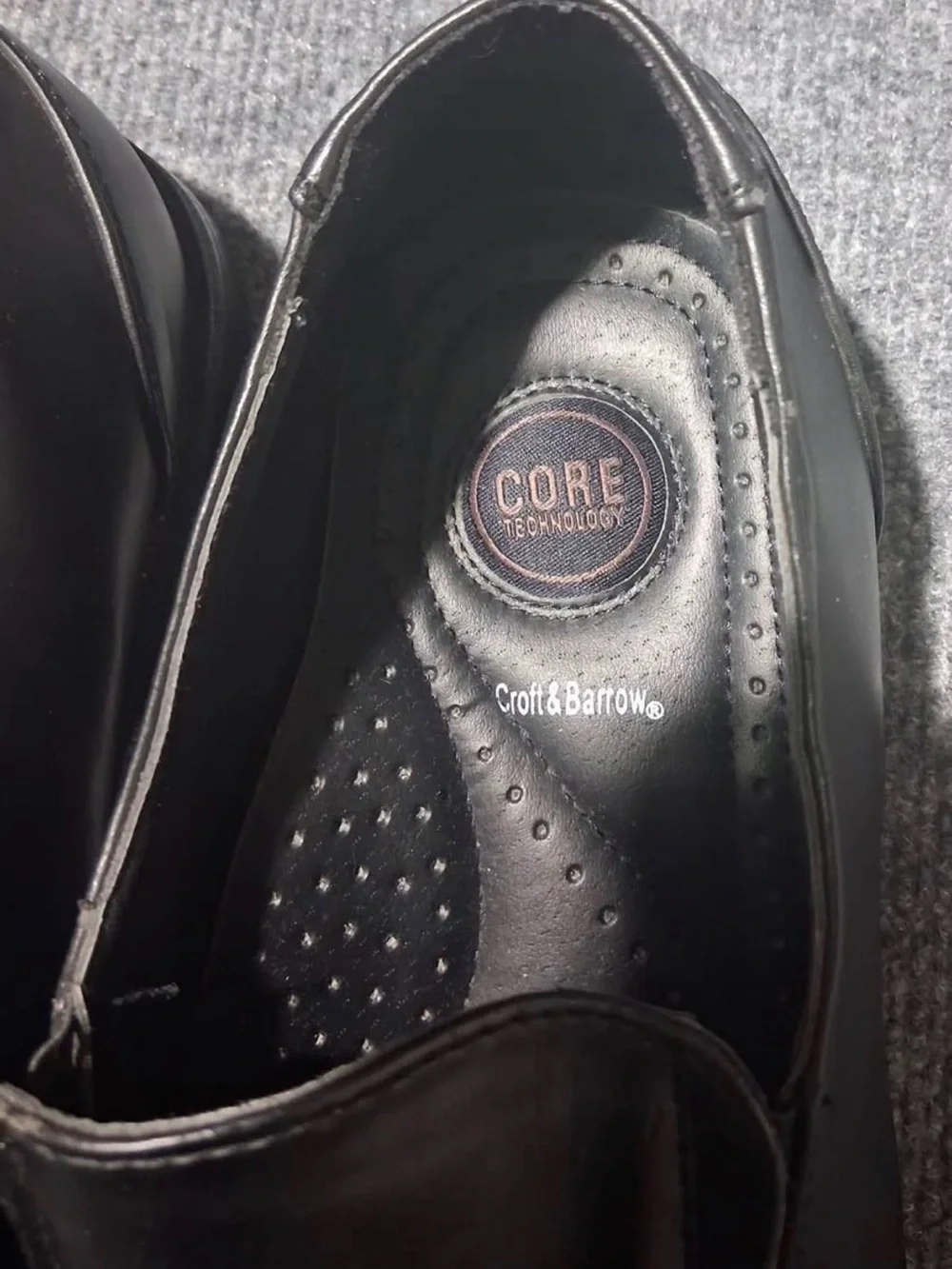 Croft & Barrow men's loafers feature the brand's 